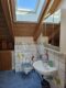 Charmantes, großes Einfamilienhaus mit viel Komfort in ruhiger Wohnlage in Bad Aibling! - Bad im DG mit WC, Waschbecken.....