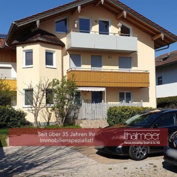 Bergblick und ruhig gelegen! Neuwertige, gepflegte 2,5-Zi.-Wohnung im 1. OG in Großkarolinenfeld!, 83109 Großkarolinenfeld, Etagenwohnung