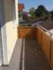 Bergblick und ruhig gelegen! Neuwertige, gepflegte 2,5-Zi.-Wohnung im 1. OG in Großkarolinenfeld! - Balkon (Südausrichtung)