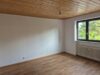 RESERVIERT! Schöne, renovierte 3-Zi.-Wohnung, 1. OG, in Ros./Aisingerwies! - Schlafzimmer