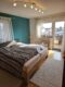 Zwei Wohneinheiten, ein Zuhause - Charmantes Zweifamilienhaus in begehrter Wohnlage von Rosenheim! - Schlafzimmer mit Balkonzugang (OG)