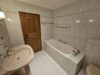 Viel Platz in zentraler Lage! 4-Zimmer Wohnung nahe dem Max-Josefs-Platz! - WC und Badewanne