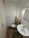Zentrumsnahe Lage! Renov., teilw. modernis. App., 3. OG ohne Lift, Ros./Nord! - Bad m. WC, Waschbecken und...