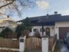 Einseitig angebautes Einfamilienhaus mit Garage in guter Lage von Bruckmühl! - Hausansicht Nordseite Eingang