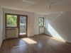 2-Zi.-Whg. in guter Lage, 1. OG, im Rosenheimer Norden! - Wohnzimmer mit Balkon