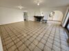 Optional mit zusätzl. Baugrundstück! Freies, hochw. modernis. EFH in zentraler Lage von Riedering! - Blick in das Wohnzimmer